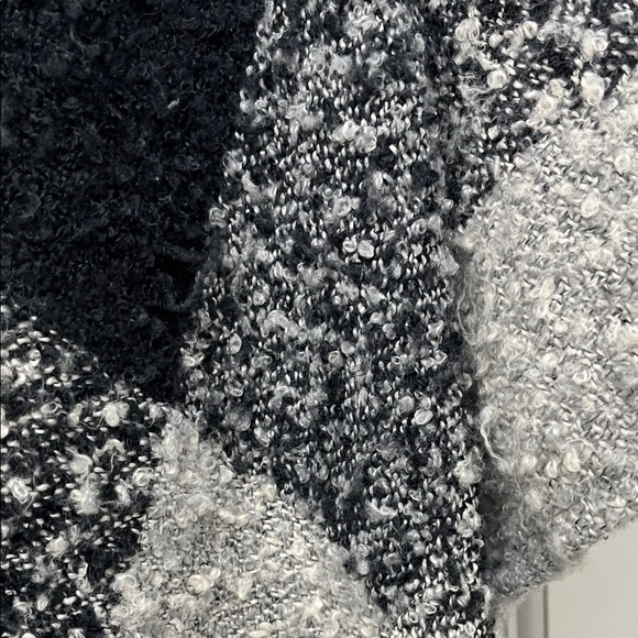 Woolrich Black Charcoal Light Gray Plaid Nubby Material Poncho Shrug - One Size - Picture 14 of 16